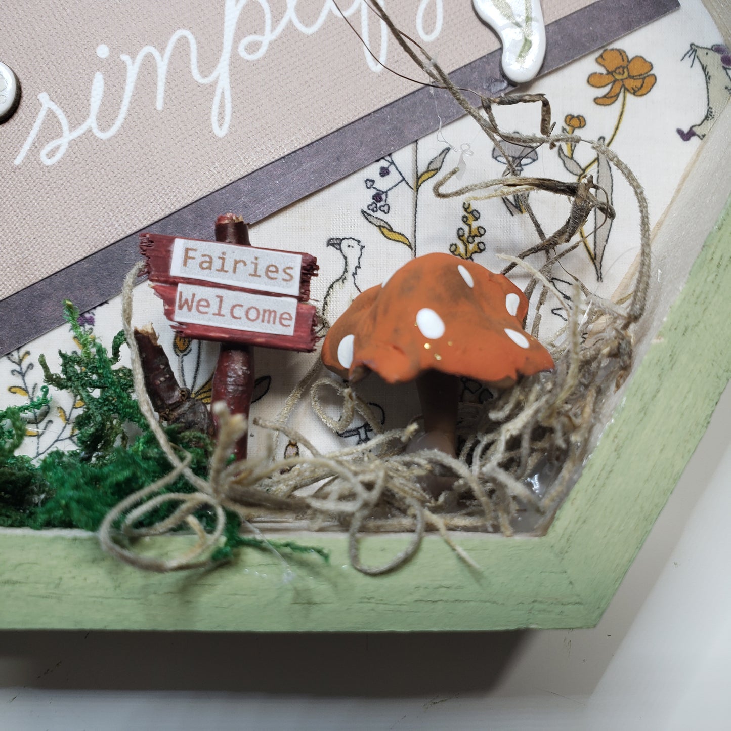 "Simplify in a field of Daisies" Wooden Floral Shadow Box